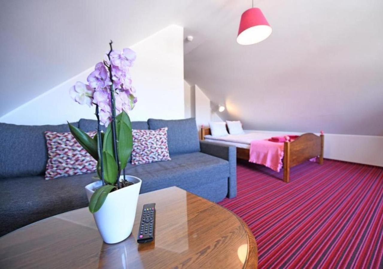 Gosciniec Malinowka Bed & Breakfast Krzeszna Luaran gambar